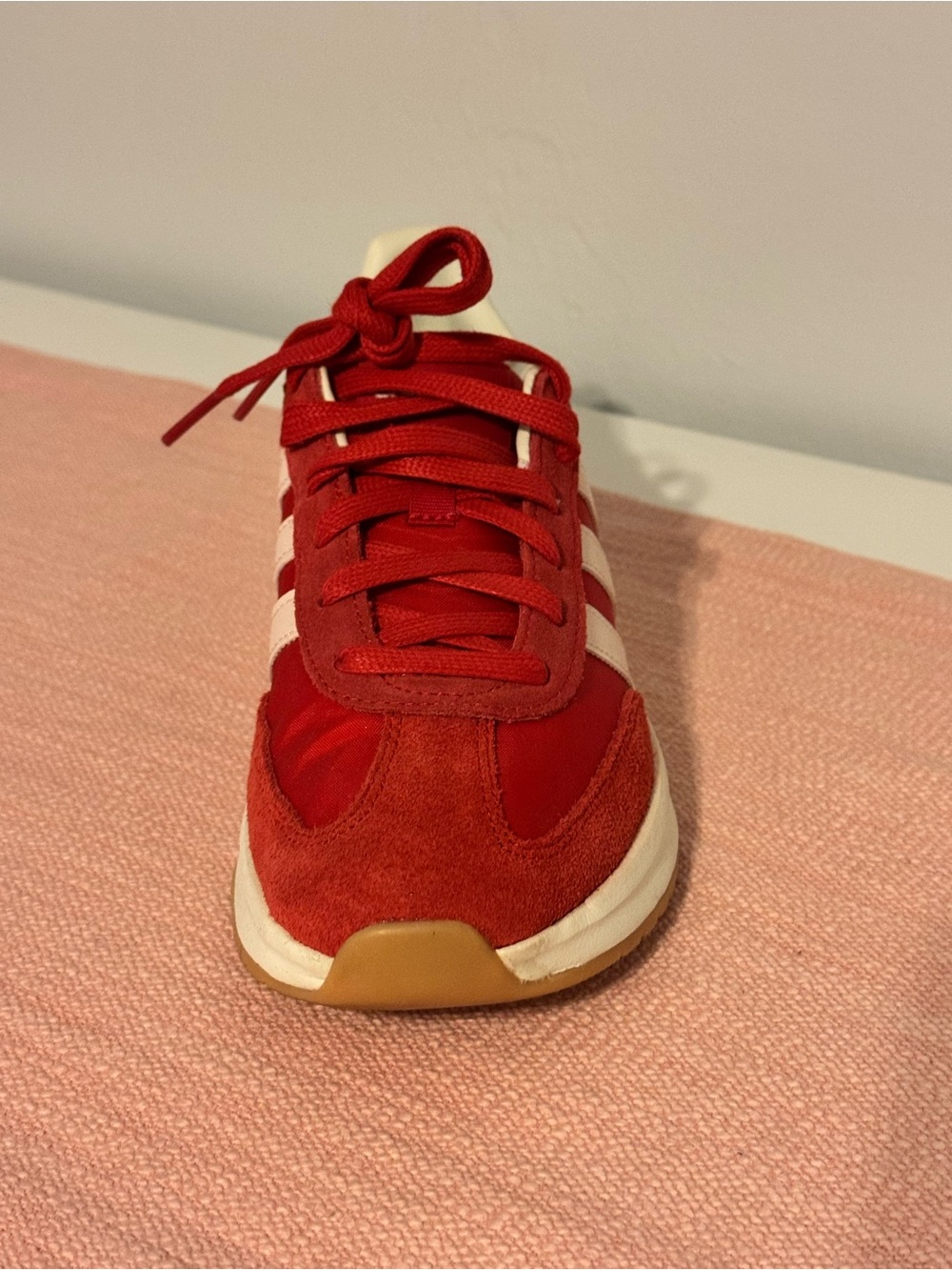 Adidas Run 70s 2.0 women’s sneakers worn once. Excellent condition - Picture 2 of 12